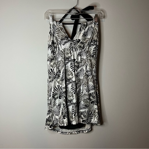 Women’s Simply Fit black and white banana leaf printed one piece swim suit 1X - Picture 1 of 9